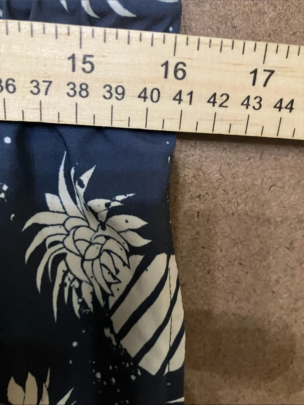 Men's Pineapple-Print Hybrid Shorts in Navy